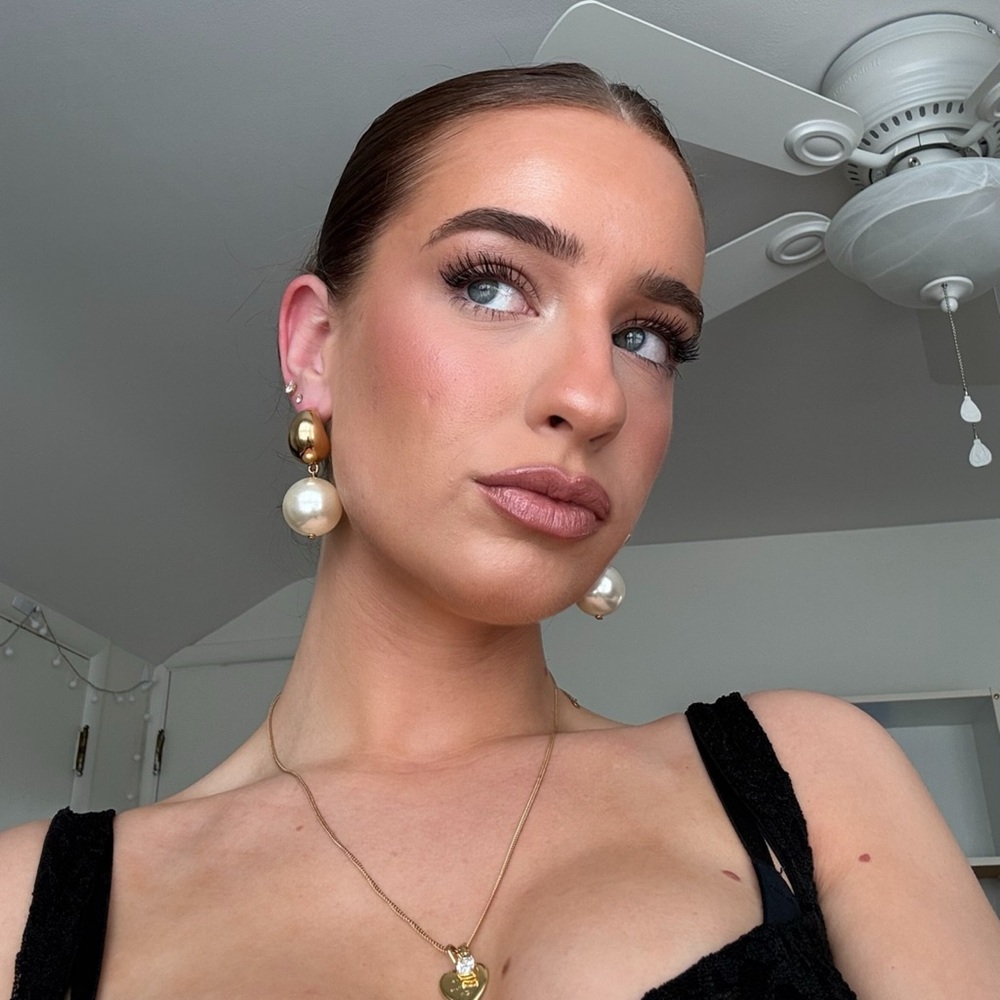 Meet your Posher, Hannah